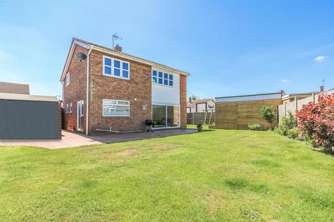 1 Wentworth Close, Hatfield Peverel, Chelmsford, CM3 2JS