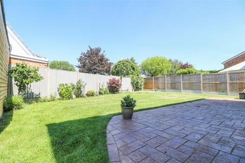 1 Wentworth Close, Hatfield Peverel, Chelmsford, CM3 2JS