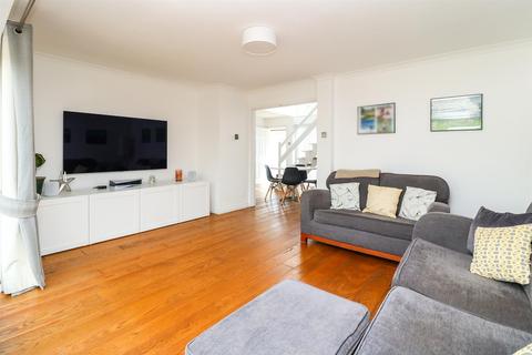 1 Wentworth Close, Hatfield Peverel, Chelmsford, CM3 2JS