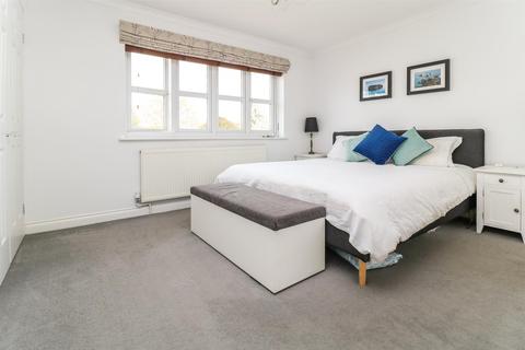 1 Wentworth Close, Hatfield Peverel, Chelmsford, CM3 2JS