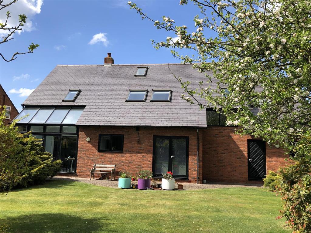 Oxford Drive, Thornton Hough, Wirral 4 bed detached house £575,000