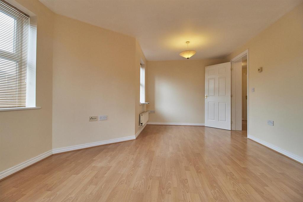 Factory Road, Hinckley 2 bed apartment £125,000