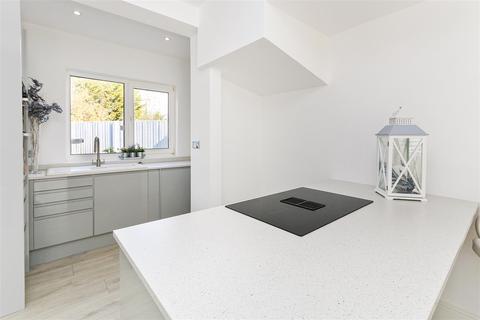 41 Selwyn Crescent, Welling, DA16 2AN