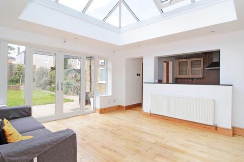 108 Ardgowan Road, London, SE6 1UU
