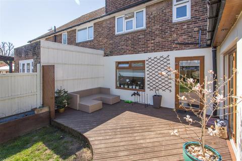 11 Crown Gardens, Canterbury, CT2 8LQ