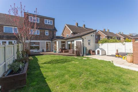 11 Crown Gardens, Canterbury, CT2 8LQ