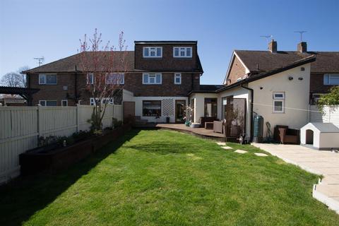 11 Crown Gardens, Canterbury, CT2 8LQ