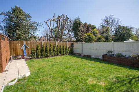 11 Crown Gardens, Canterbury, CT2 8LQ