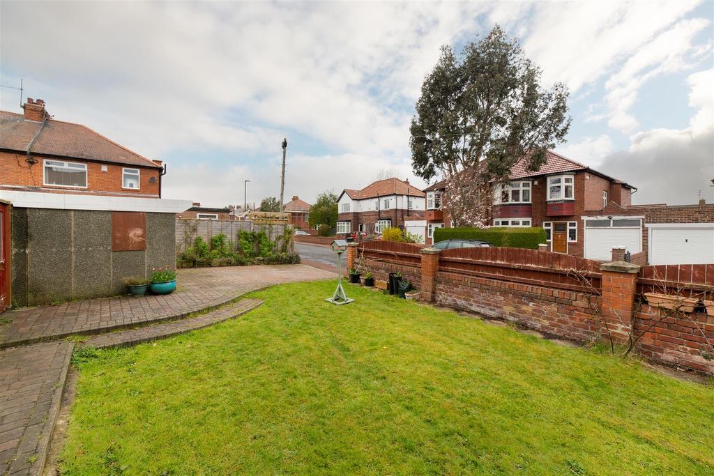 Braintree Gardens, Kenton, Newcastle Upon Tyne 3 bed semidetached