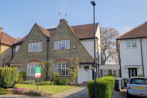 6 Sherbrook Gardens, London, N21 2NU