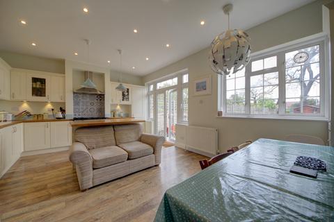 6 Sherbrook Gardens, London, N21 2NU