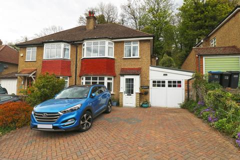 99 Mead Way, Coulsdon, CR5 1PR