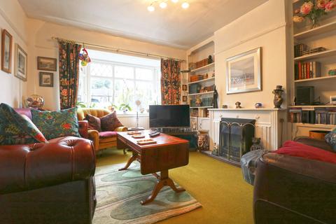 99 Mead Way, Coulsdon, CR5 1PR