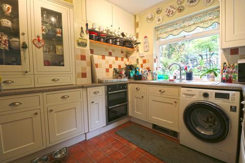 99 Mead Way, Coulsdon, CR5 1PR