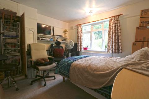 99 Mead Way, Coulsdon, CR5 1PR