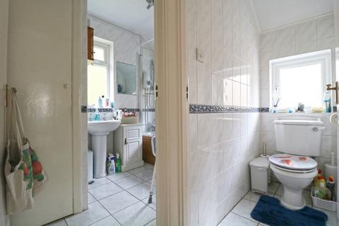 99 Mead Way, Coulsdon, CR5 1PR