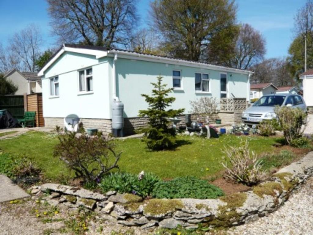 Hampton Fields, Minchinhampton 2 bed park home £105,000