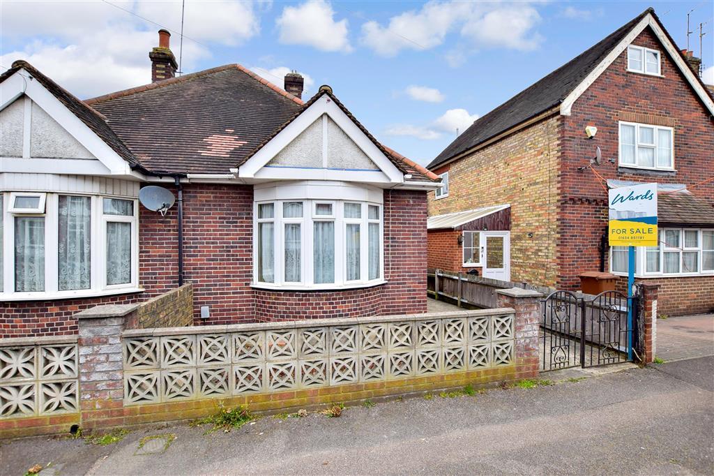 Carlton Avenue, Gillingham, Kent 2 bed semidetached bungalow £225,000