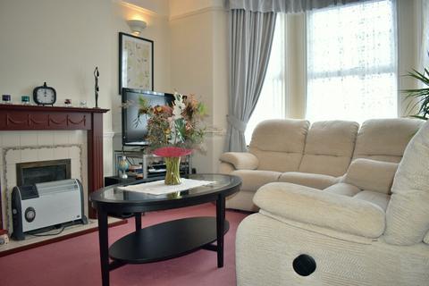 95 Perry Hill, London, SE6 4LP