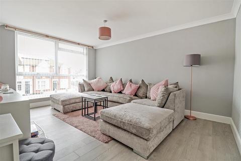Flat 26, Castle Court Castle Lane, Benfleet, SS7 2AE