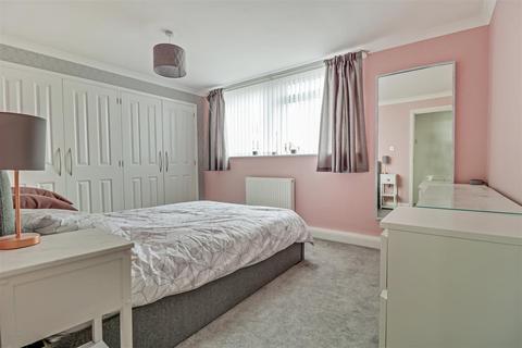 Flat 26, Castle Court Castle Lane, Benfleet, SS7 2AE