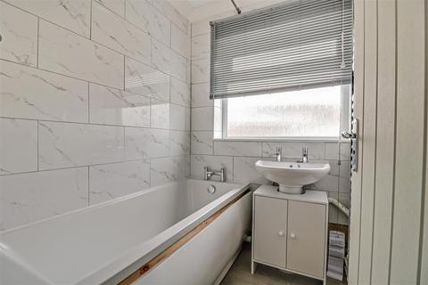Flat 26, Castle Court Castle Lane, Benfleet, SS7 2AE