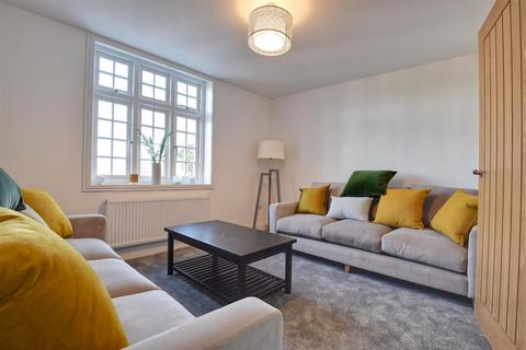 4a West Cross, Tenterden, TN30 6JL