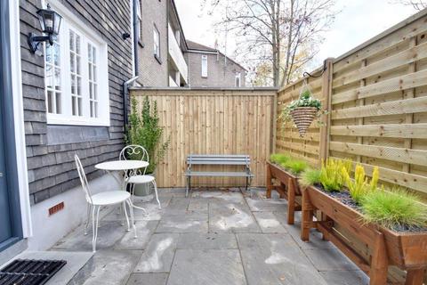 4a West Cross, Tenterden, TN30 6JL