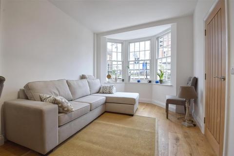 4a West Cross, Tenterden, TN30 6JL