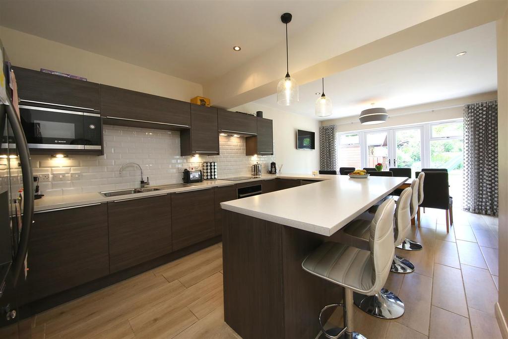 83 Windemere Av. 3394.JPG