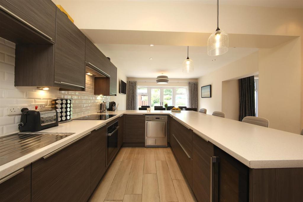 83 Windemere Av. 3414.JPG