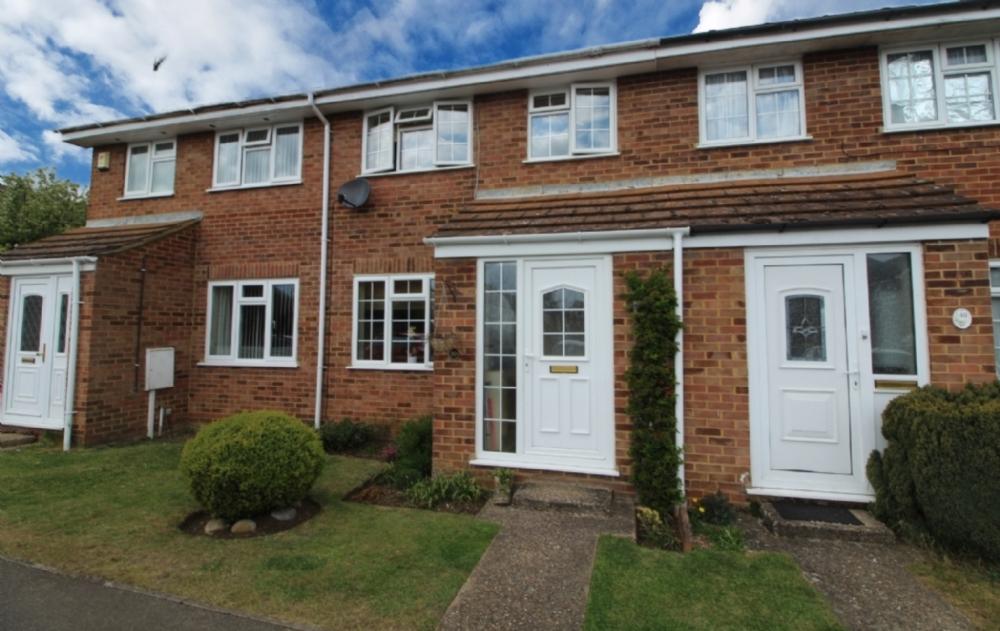 Petersham Close, Newport Pagnell 3 bed terraced house £300,000