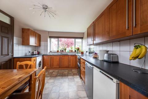 216 Colwell Drive, Witney, OX28 5LW
