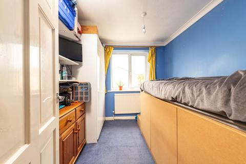 216 Colwell Drive, Witney, OX28 5LW
