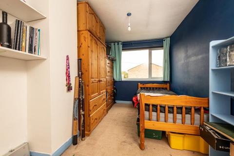 216 Colwell Drive, Witney, OX28 5LW