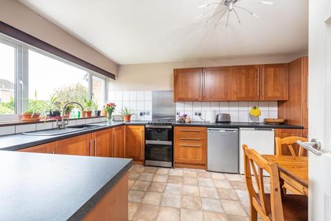 216 Colwell Drive, Witney, OX28 5LW