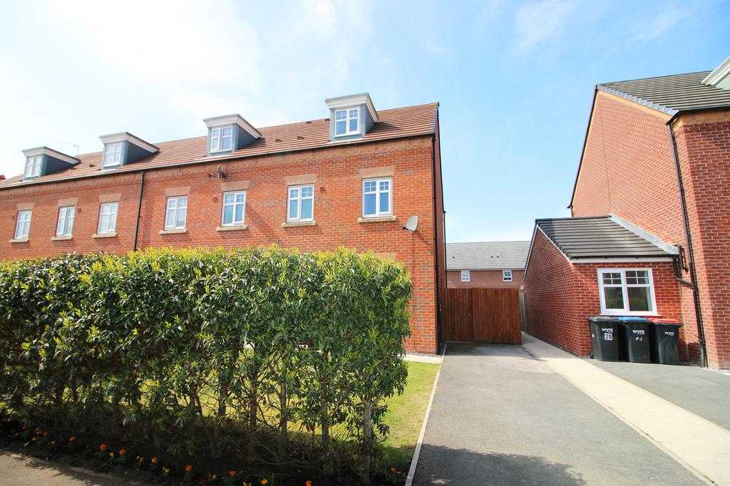 Hawthorn Drive, ThorntonCleveleys, FY5 3 bed end of terrace house £