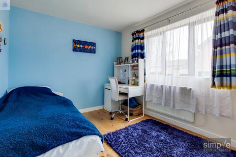 89 Willenhall Drive, Hayes, UB3 2UX