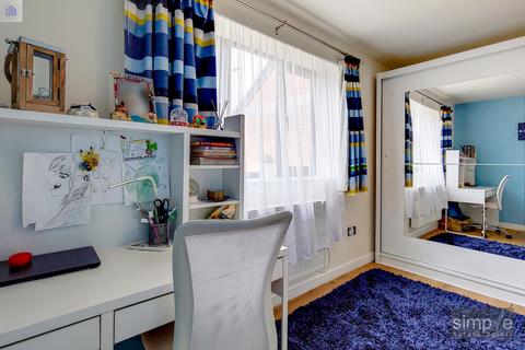 89 Willenhall Drive, Hayes, UB3 2UX