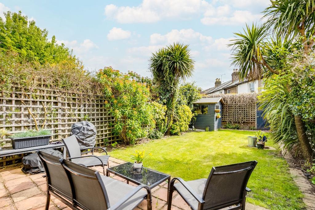 Elm Bank Gardens, Barnes, SW13 5 bed terraced house £2,450,000