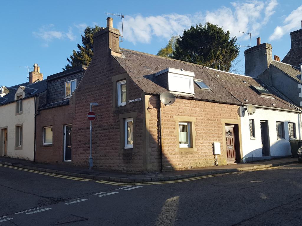 Mitchell Street, Crieff PH7 1 bed terraced house £95,000