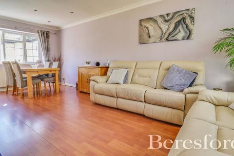 14 Plashet Gardens, Brentwood, CM13 2BS