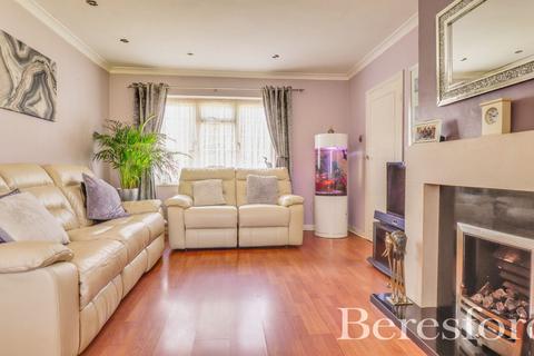 14 Plashet Gardens, Brentwood, CM13 2BS