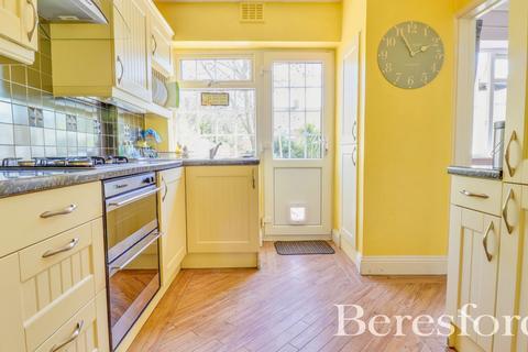 14 Plashet Gardens, Brentwood, CM13 2BS