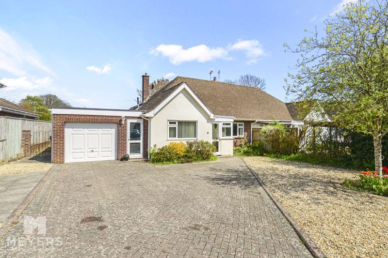 Weatherbury Way, Dorchester, DT1 3 bed semidetached bungalow £475,000
