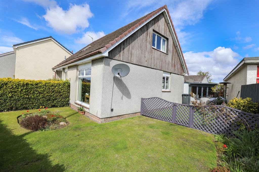 Ramsay Gardens, Leslie, Glenrothes 3 bed detached house £155,000