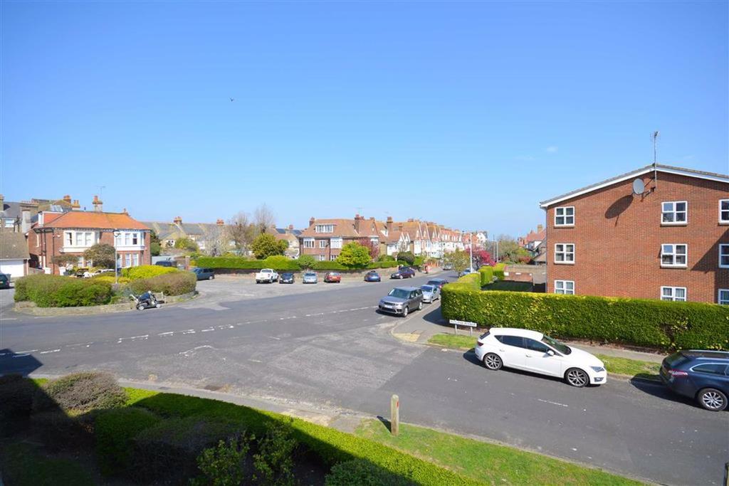 36 Cornwall Gardens, Margate, Kent 2 bed flat £179,995