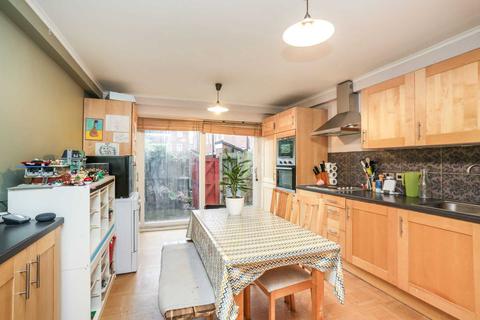 68 Detmold Road, London, E5 9NJ