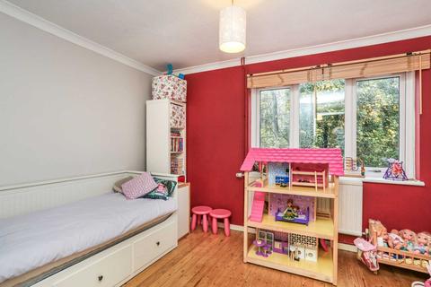 68 Detmold Road, London, E5 9NJ