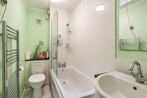 68 Detmold Road, London, E5 9NJ